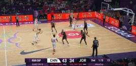 赵睿外线三分出手造成对手三分犯规 三罚全中