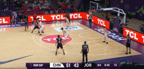 很拼！胡明轩旋转跳跃助王俊杰空篮 中国男篮领先优势重回两位数